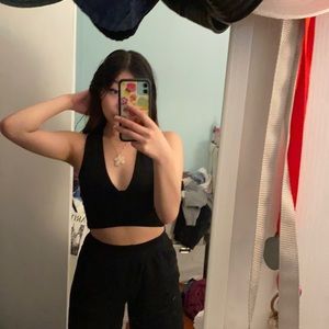 Wilfred free v neck black low cut top